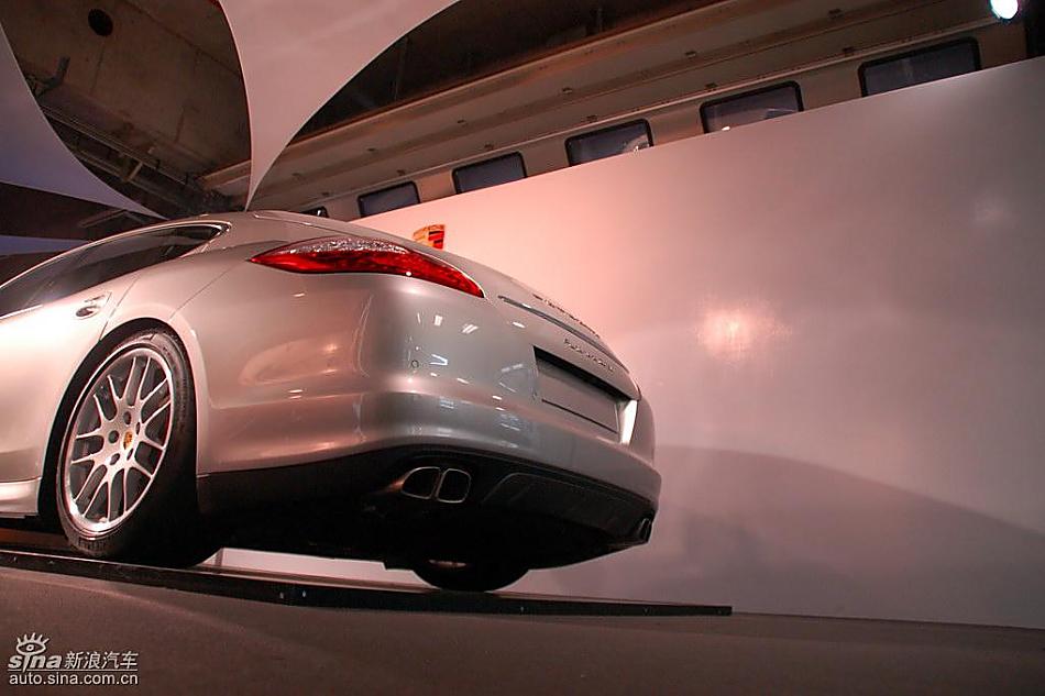 保时捷panamera外观实拍图