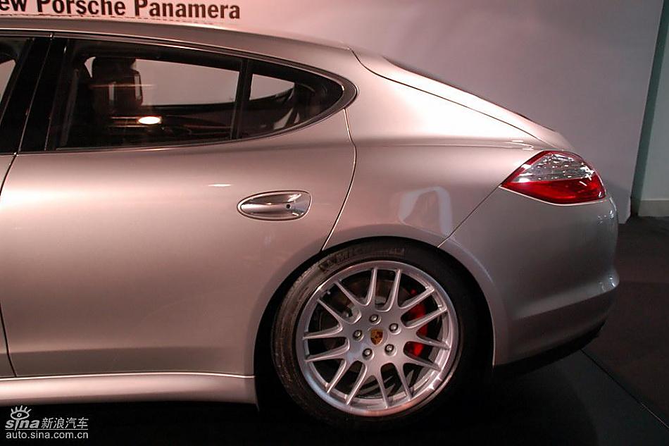 保时捷panamera外观实拍图