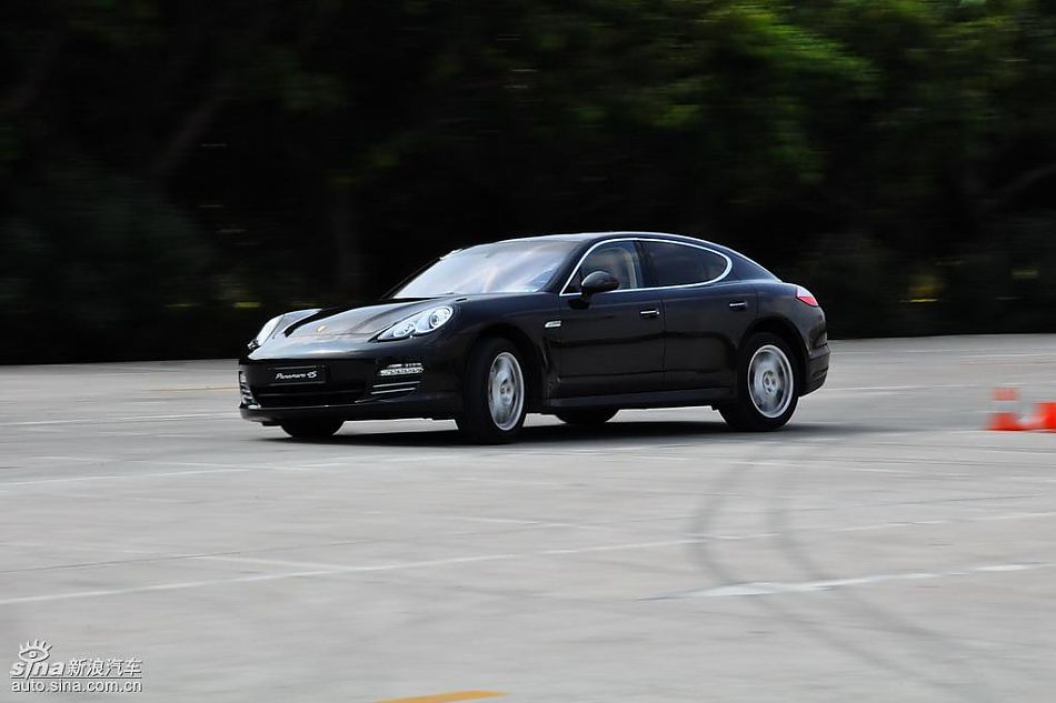 保时捷Panamera试车实拍图-动态