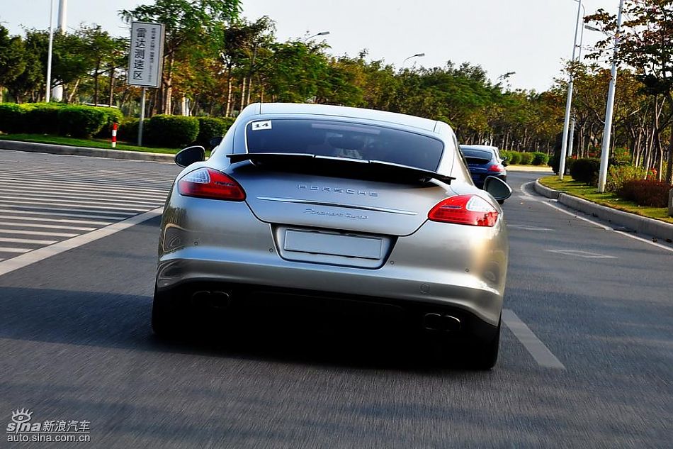 保时捷Panamera试车实拍图-动态