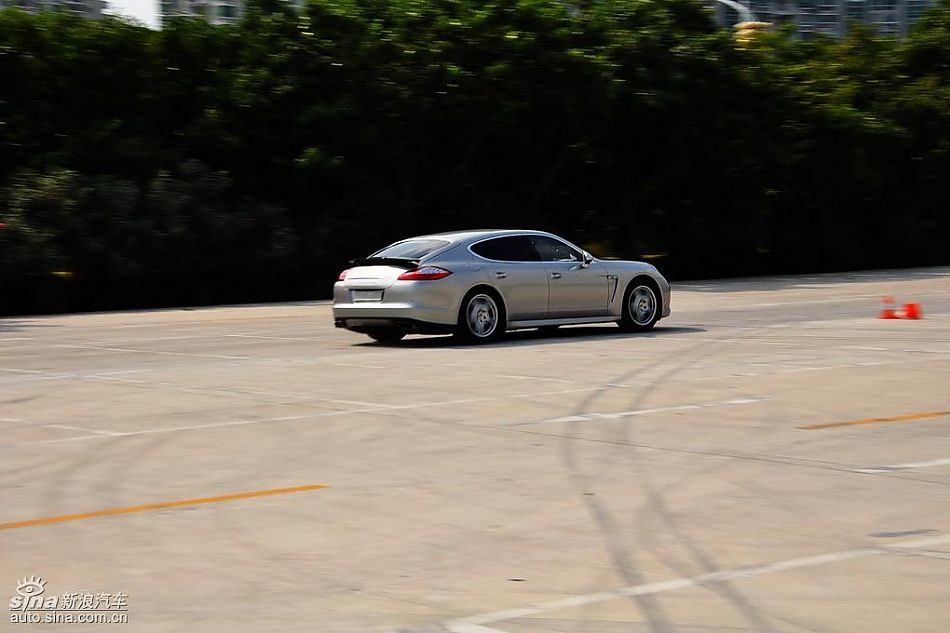 保时捷Panamera试车实拍图-动态
