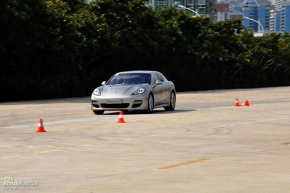 保时捷Panamera试车实拍图-动态