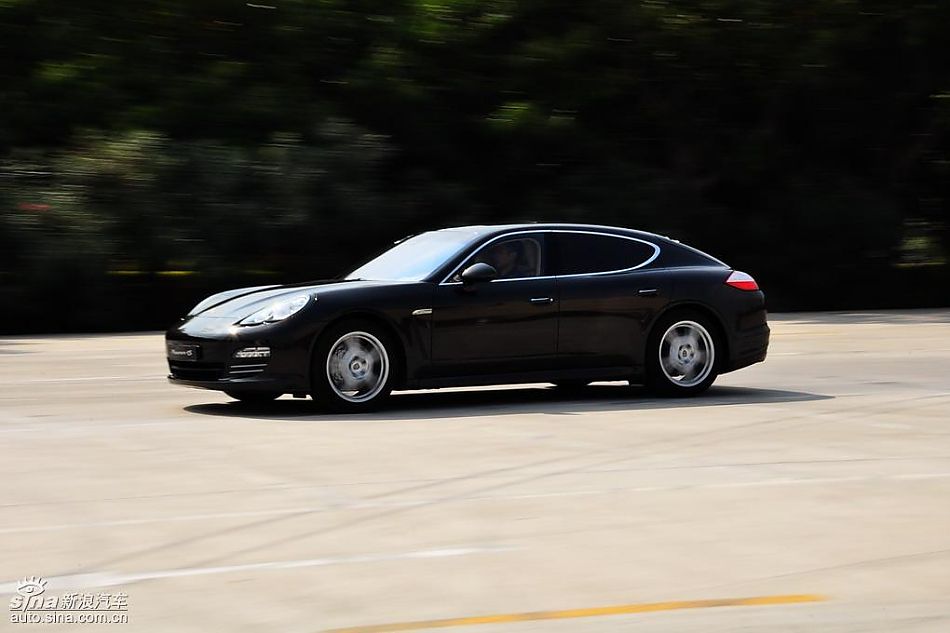 保时捷Panamera试车实拍图-动态