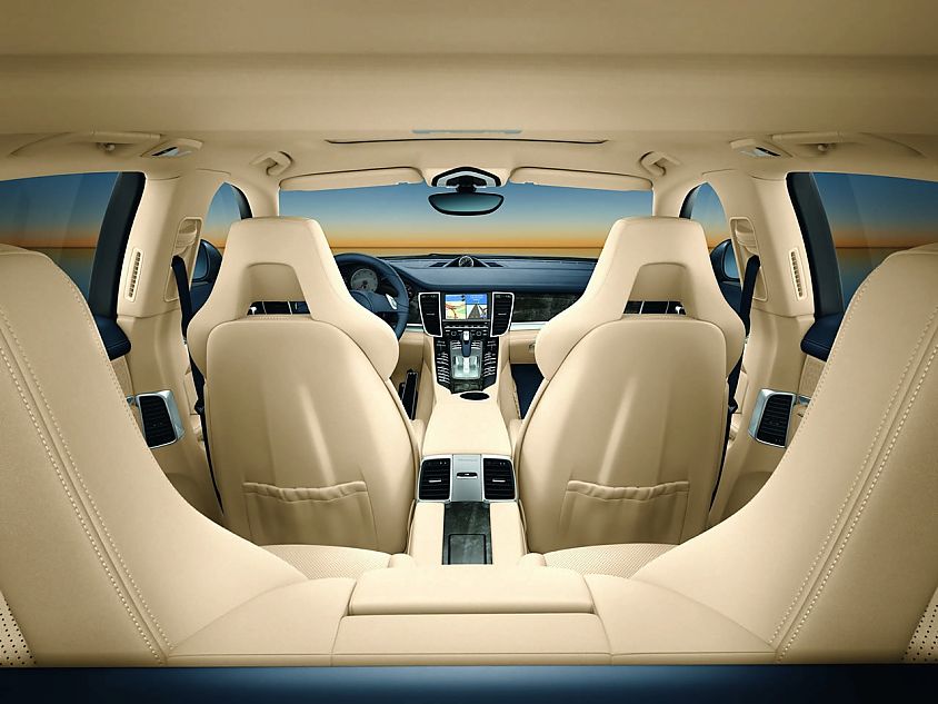 保时捷Panamera资料图片。