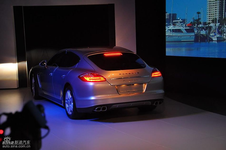 保时捷Panamera上市图