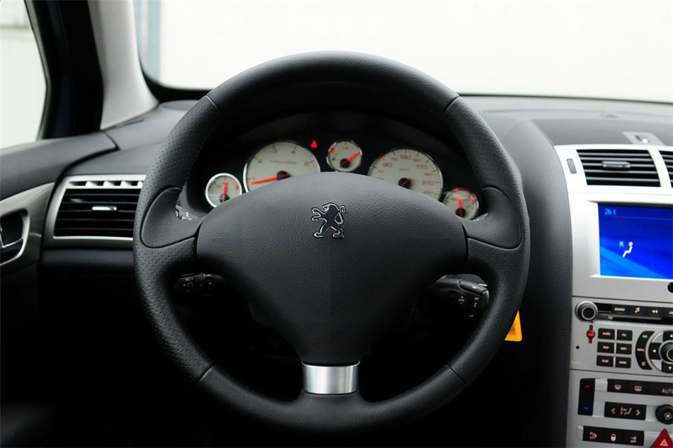 2008款 标致407 2.2 豪华版