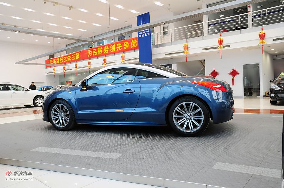 2011款标致RCZ实拍