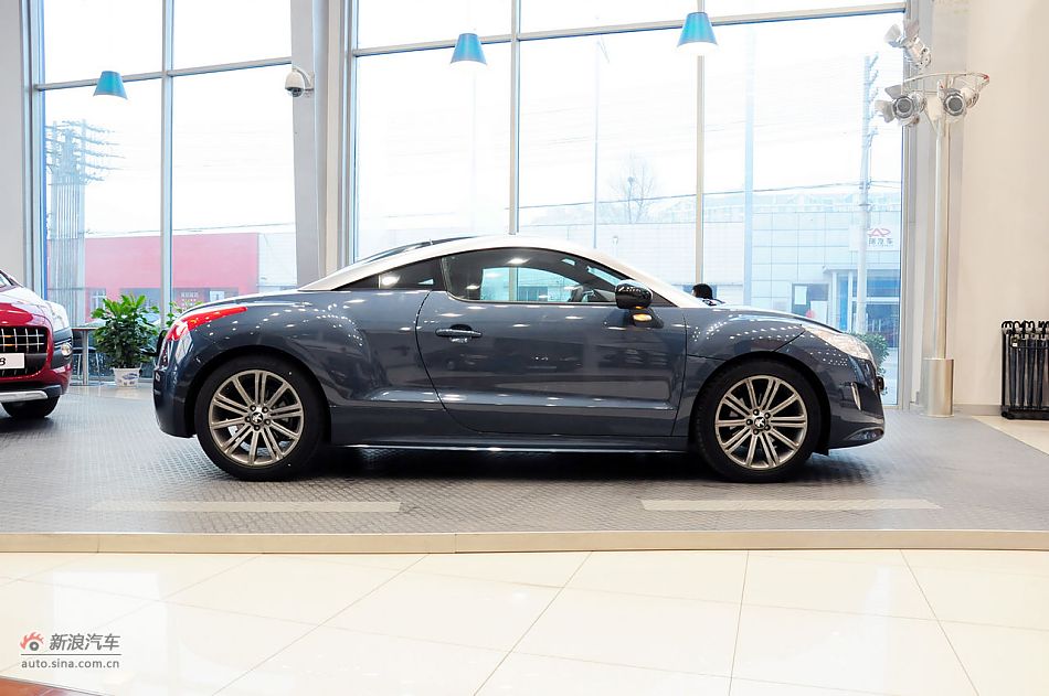 2011款标致RCZ实拍