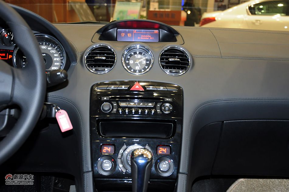 2011款标致RCZ实拍