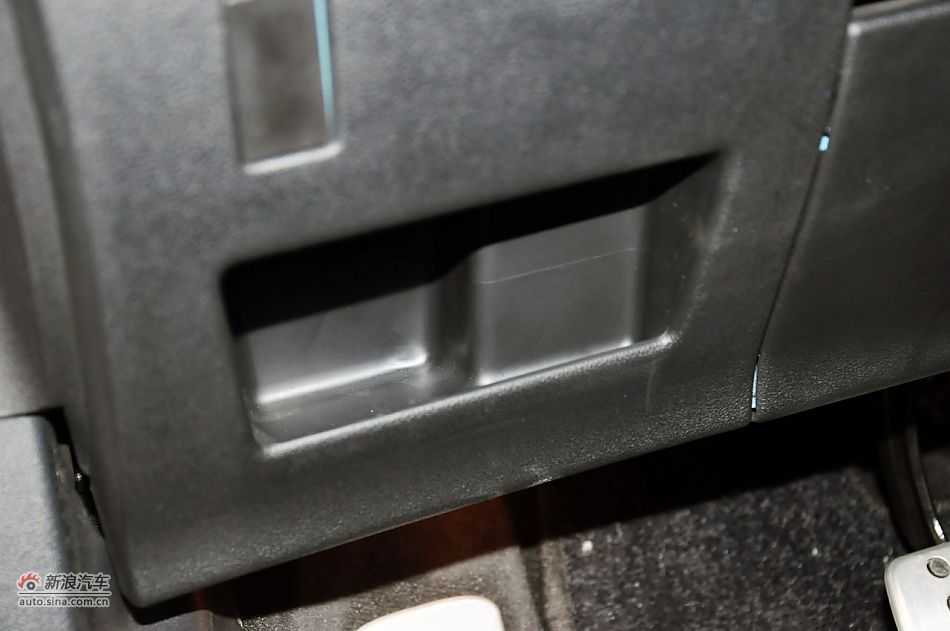 2011款标致RCZ实拍