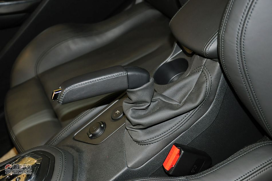 2011款标致RCZ实拍