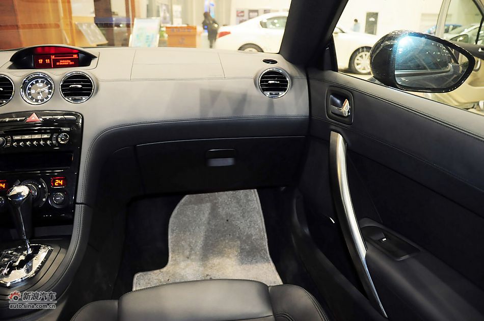 2011款标致RCZ实拍