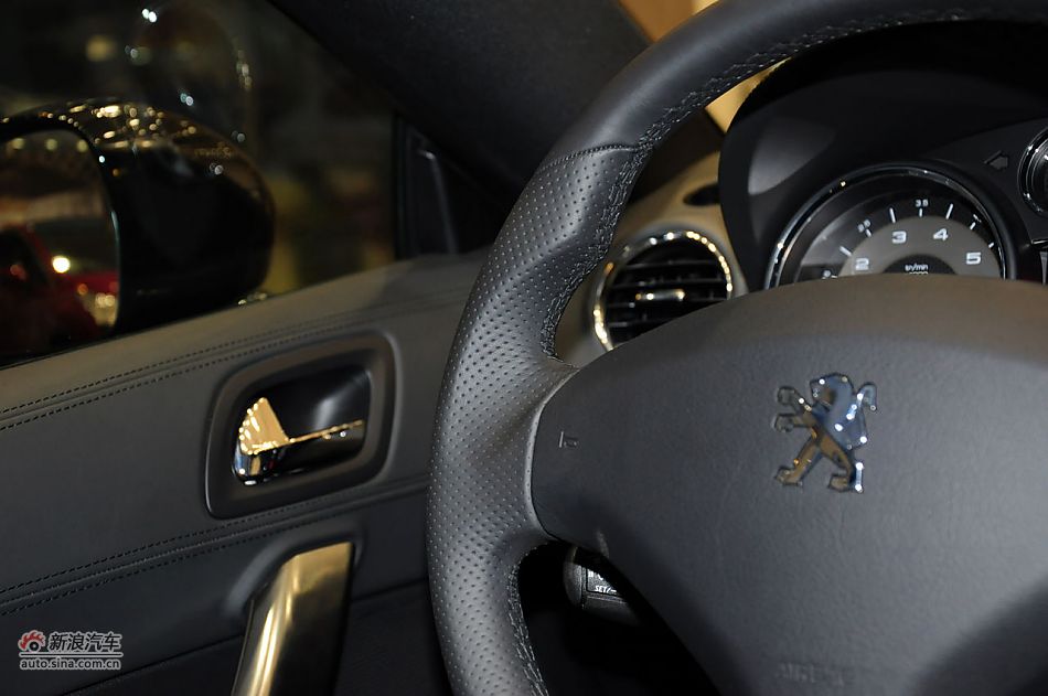 2011款标致RCZ实拍