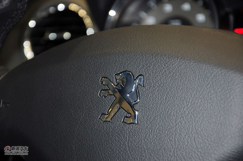 2011款标致RCZ实拍