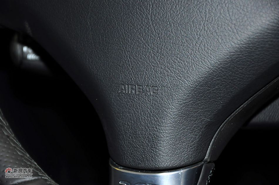 2011款标致RCZ实拍