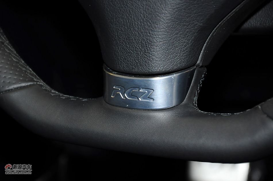 2011款标致RCZ实拍