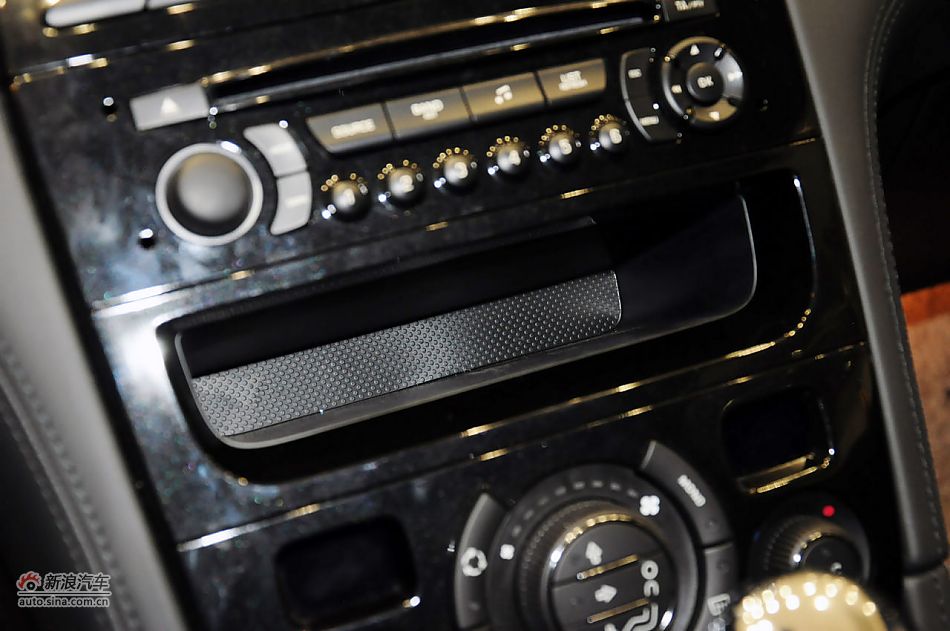 2011款标致RCZ实拍