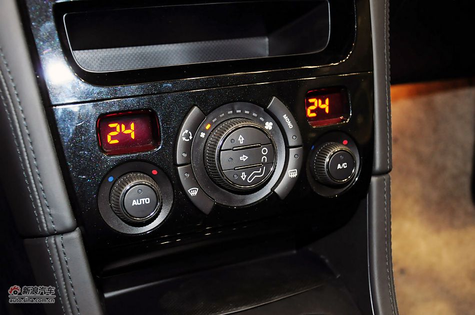 2011款标致RCZ实拍