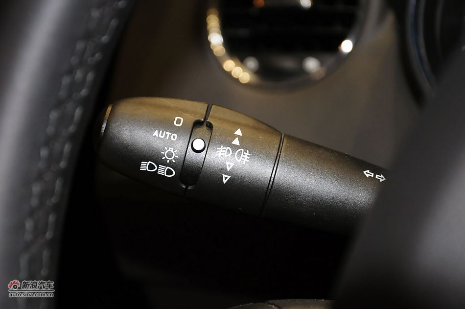 2011款标致RCZ实拍