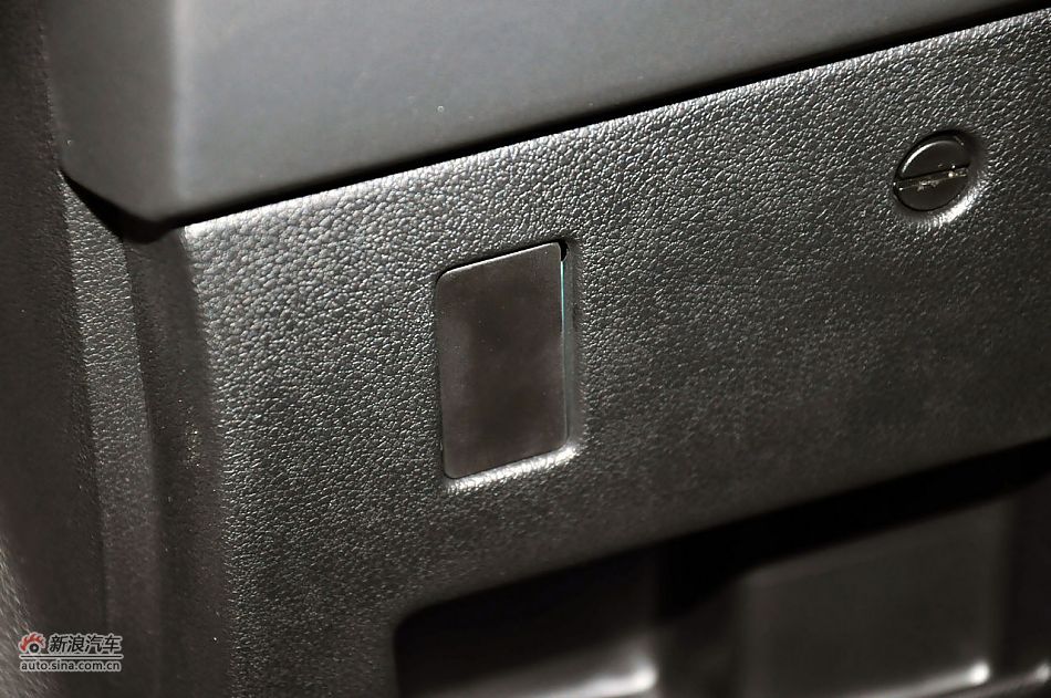 2011款标致RCZ实拍