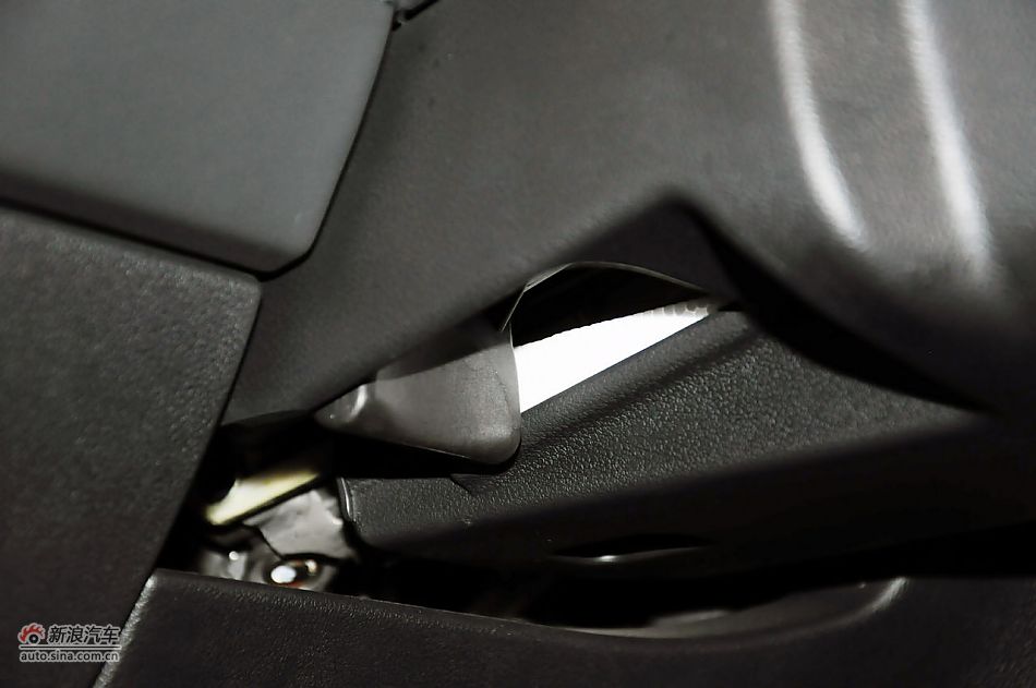 2011款标致RCZ实拍