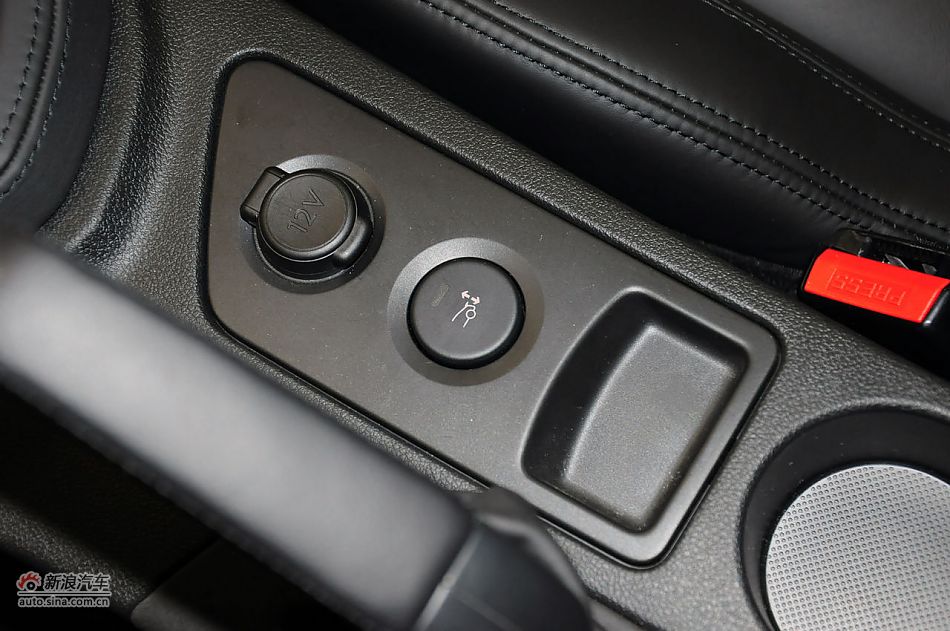 2011款标致RCZ实拍