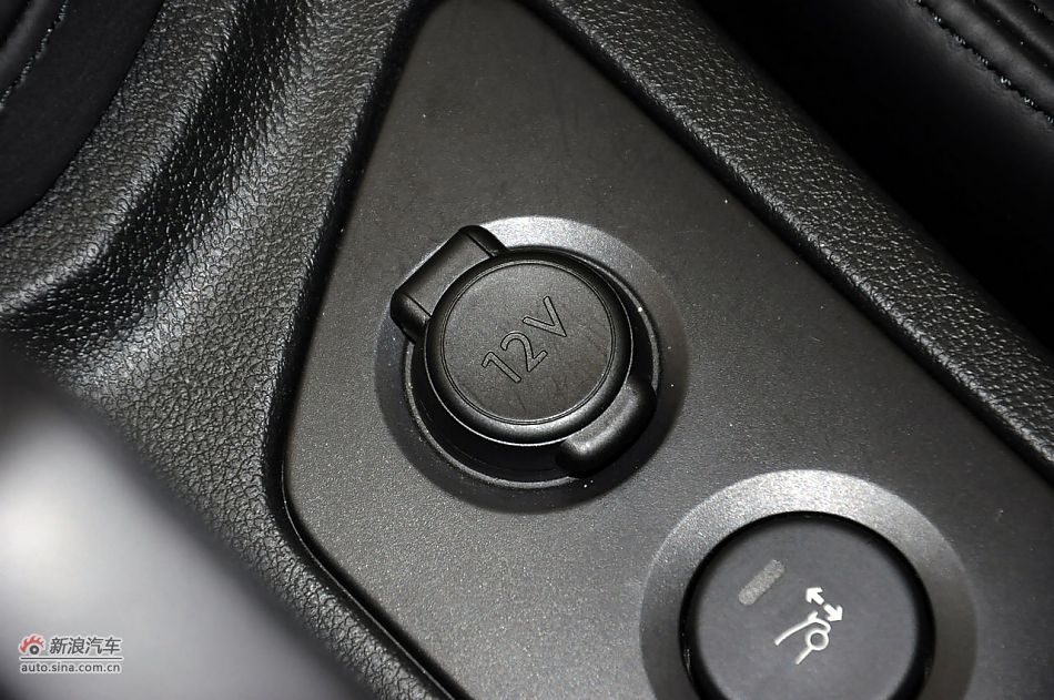 2011款标致RCZ实拍