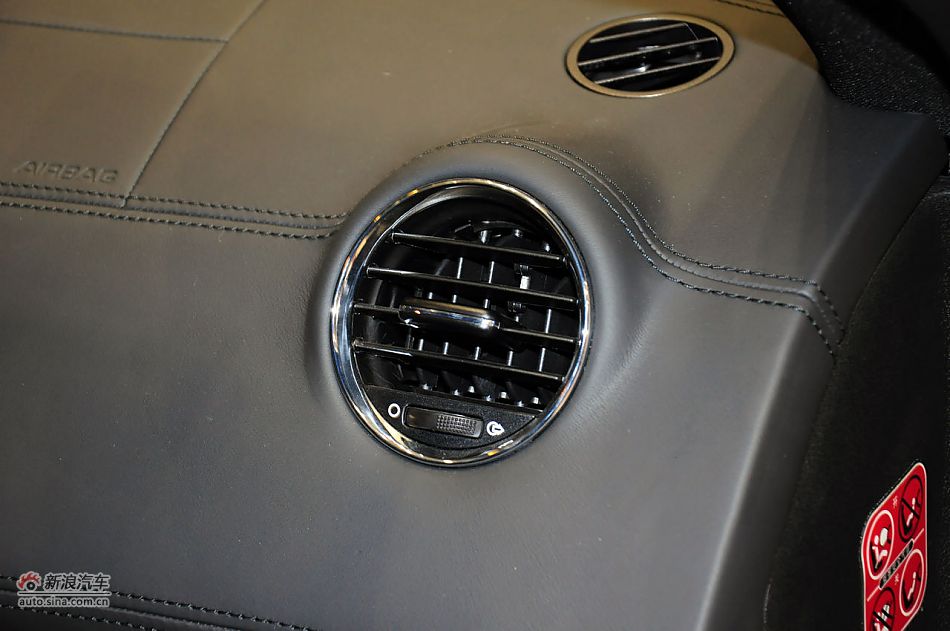 2011款标致RCZ实拍