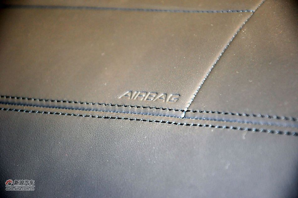 2011款标致RCZ实拍