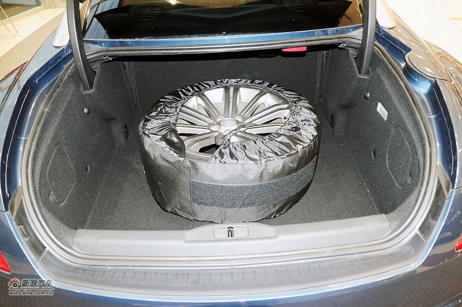 2011款标致RCZ实拍