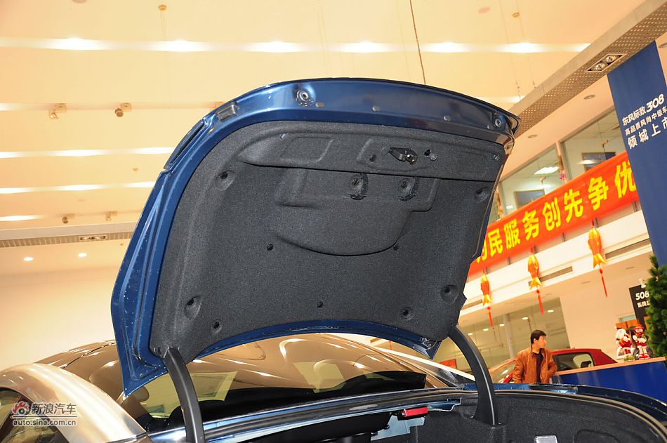 2011款标致RCZ实拍