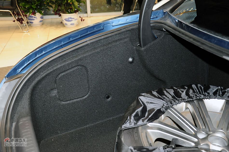 2011款标致RCZ实拍