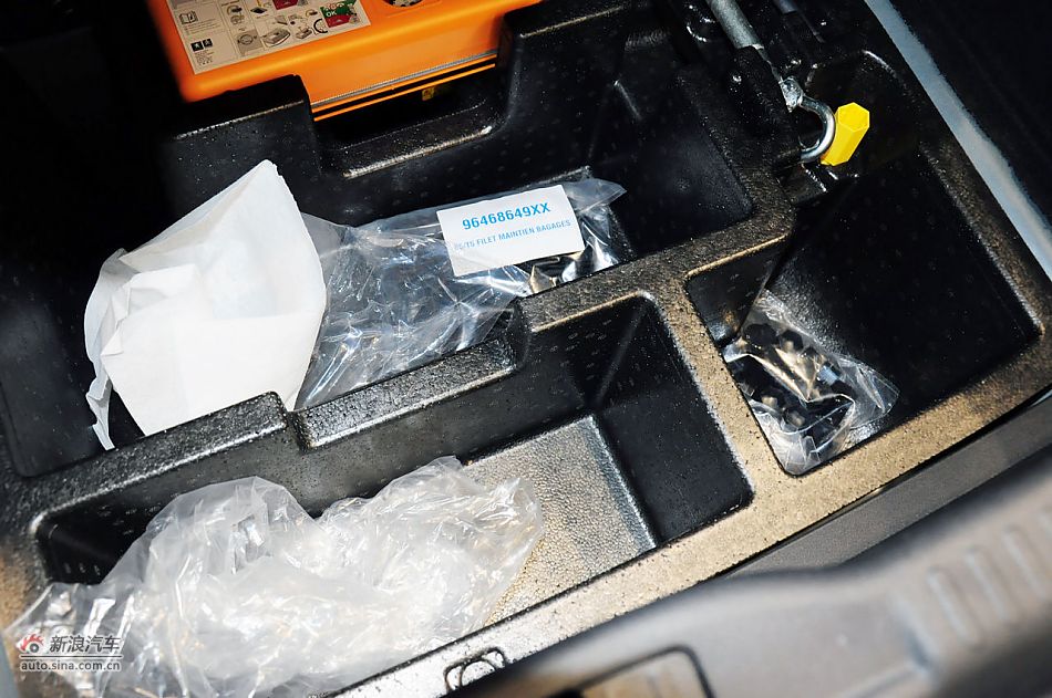 2011款标致RCZ实拍