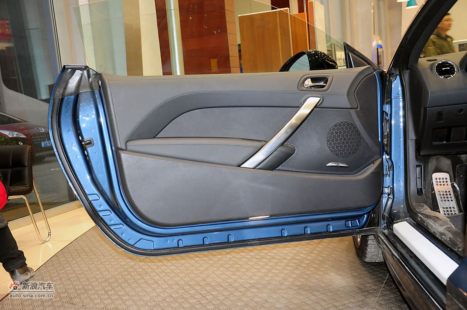 2011款标致RCZ实拍