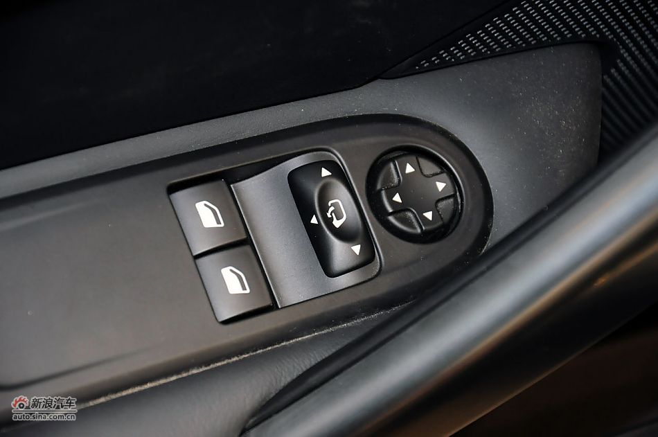 2011款标致RCZ实拍