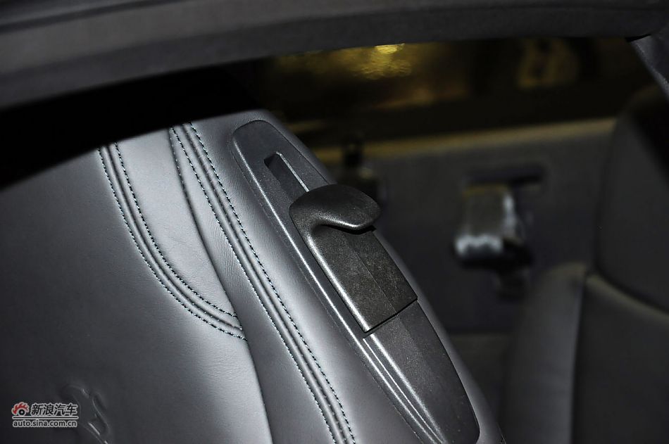 2011款标致RCZ实拍