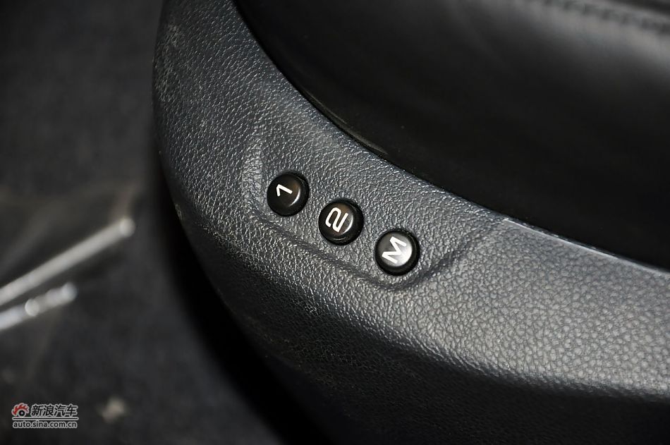 2011款标致RCZ实拍