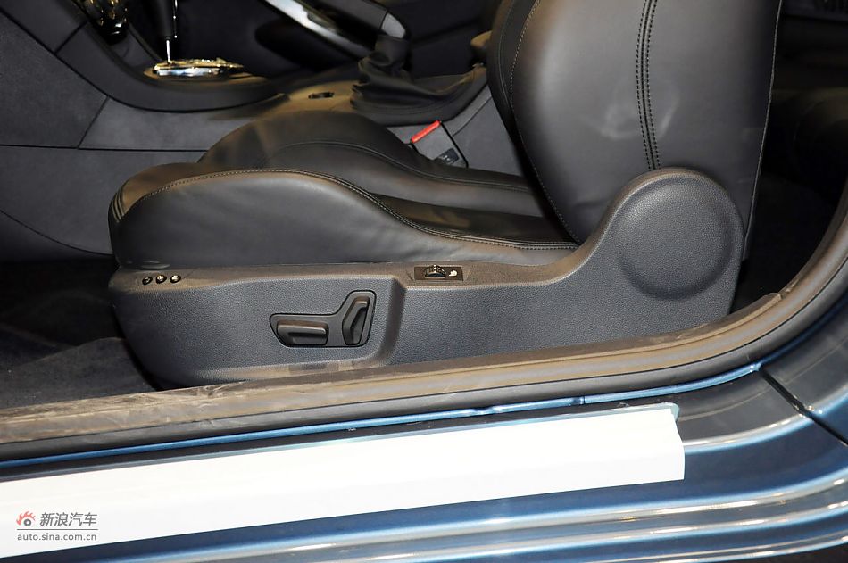 2011款标致RCZ实拍