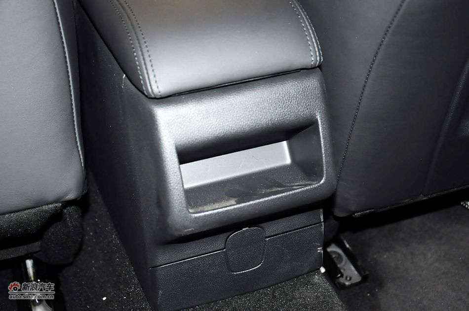 2011款标致RCZ实拍