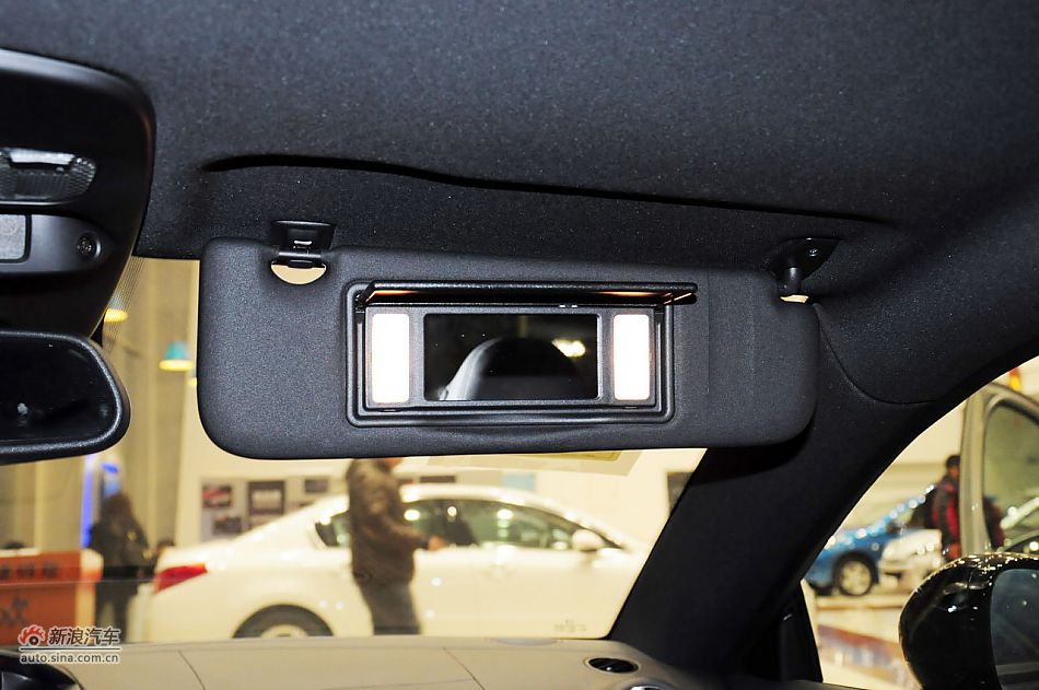 2011款标致RCZ实拍