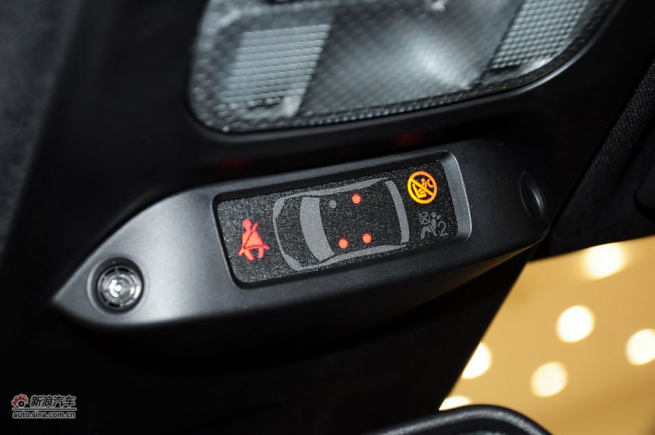 2011款标致RCZ实拍