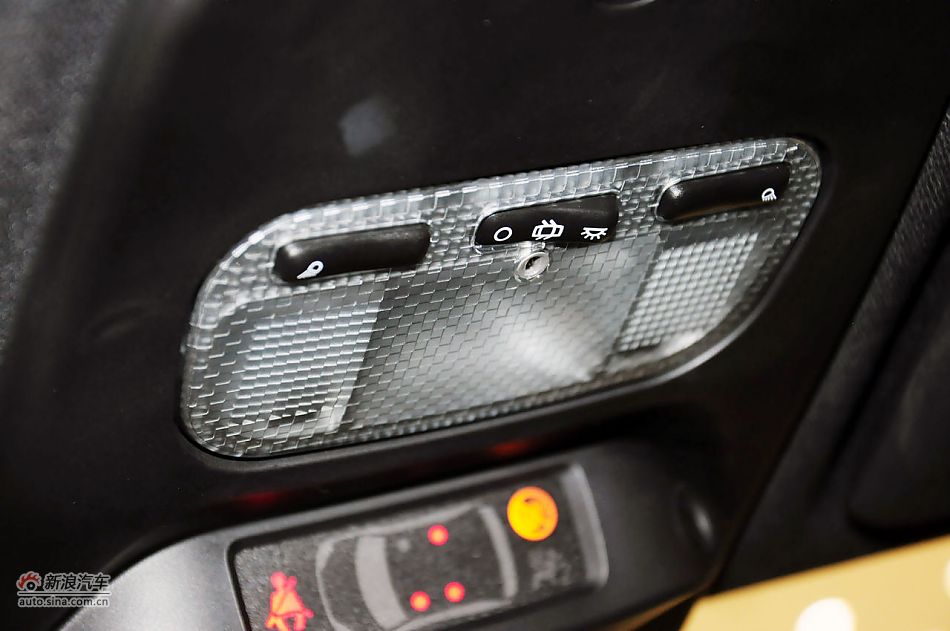 2011款标致RCZ实拍