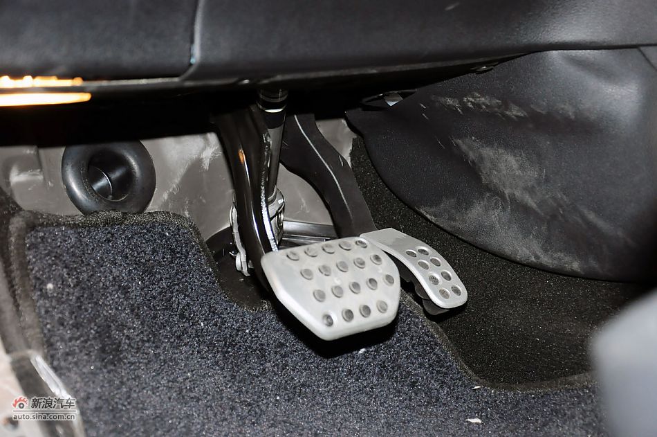 2011款标致RCZ实拍