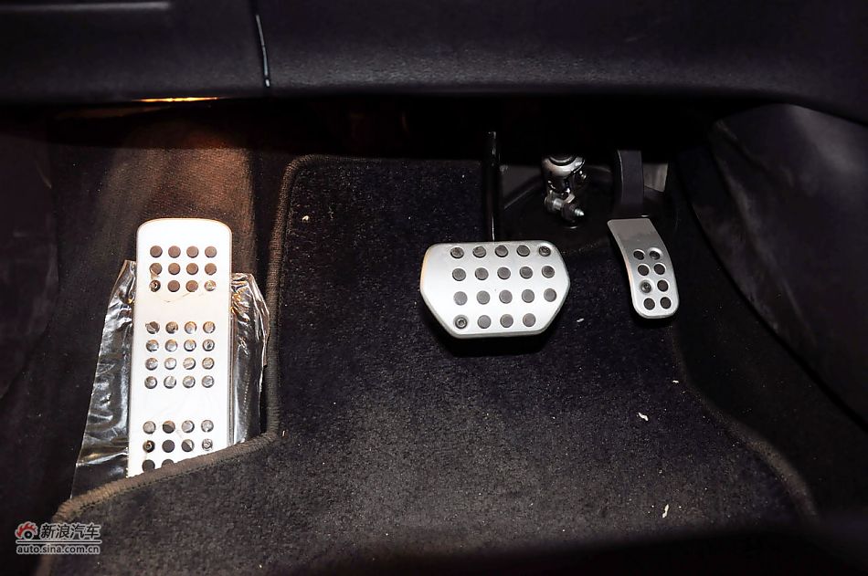 2011款标致RCZ实拍