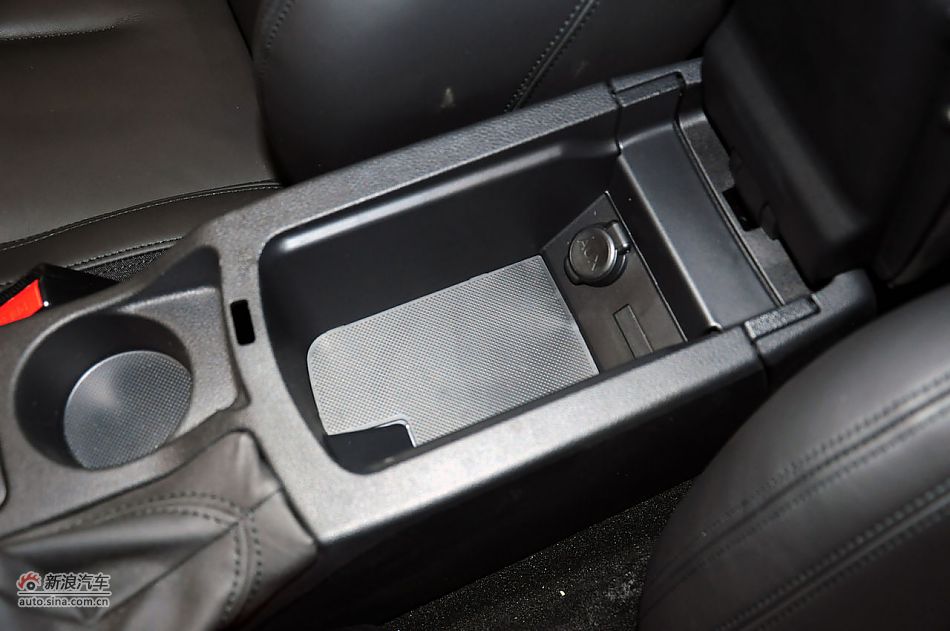 2011款标致RCZ实拍