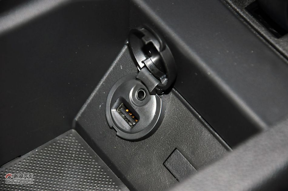 2011款标致RCZ实拍