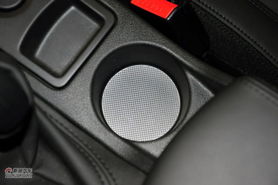 2011款标致RCZ实拍