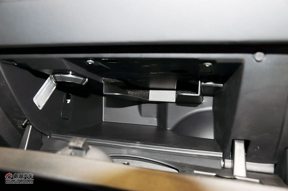 2011款标致RCZ实拍