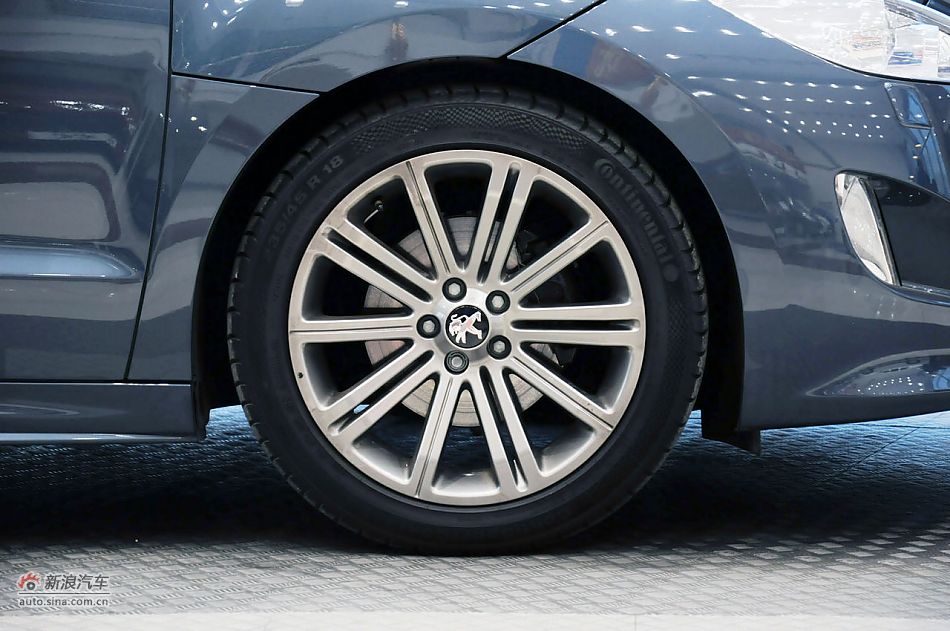 2011款标致RCZ实拍