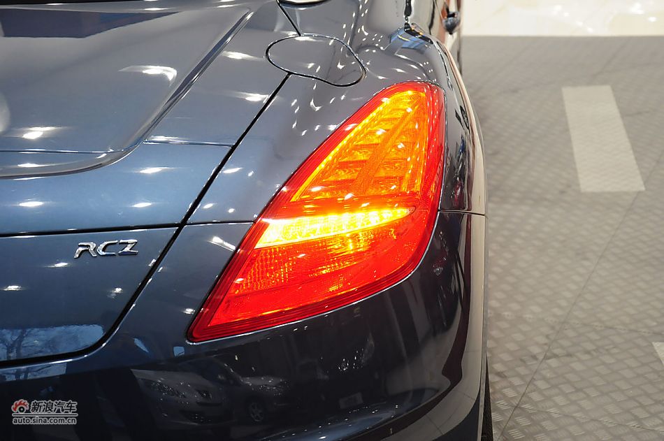 2011款标致RCZ实拍